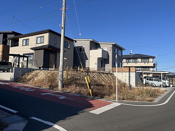 ご希望の建物プランが入りやすい形状の173ｍ2超えの宅地です♪