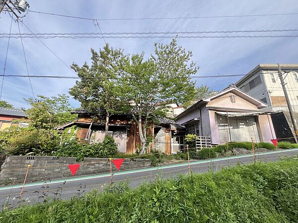 土地面積約293平米のゆったりとお過ごしいただける広々敷地！