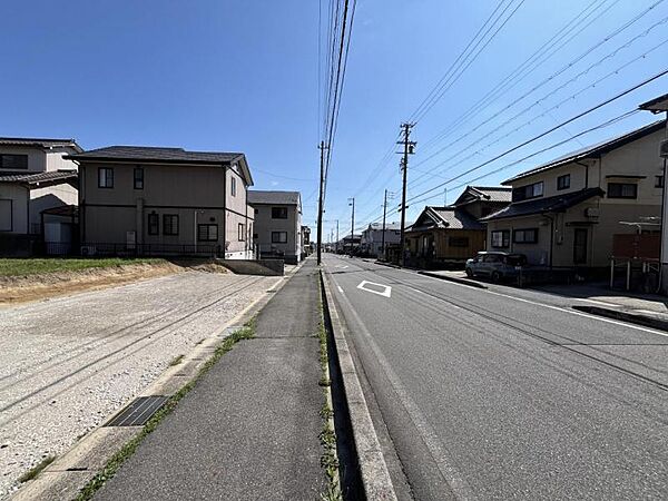 東浦駅徒歩圏内で、通勤通学に便利な立地です♪