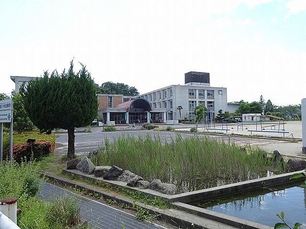 可児市立南帷子小学校 2400m