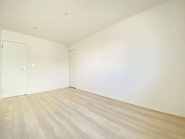 家族一人ひとりの大切なプライベート空間。趣味に合わせて使って頂けるようシンプル仕様に仕上げてあります♪