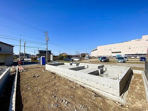 完成前の物件に限り、カラー選択やオプション工事 などのサービス特典が受けられる場合がございます。詳しくお知りになりたい方はお気軽にお問合せください。