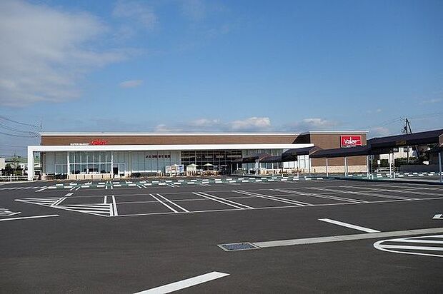 バロー下恵土店車で3分 900m