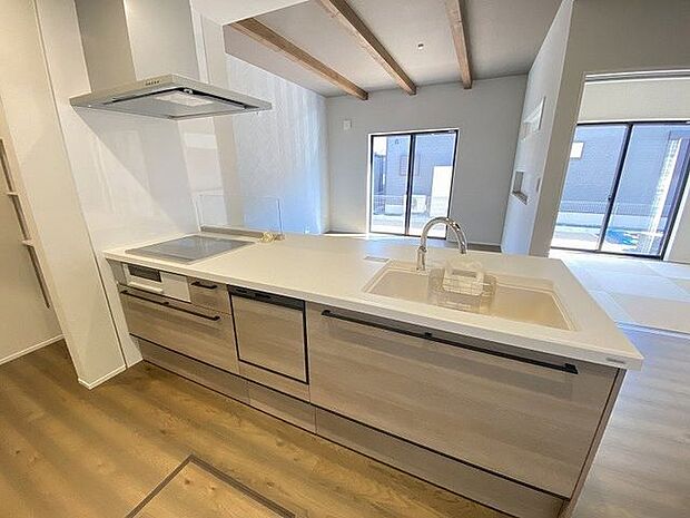 大きなシンクや広いワークトップやたっぷりの収納スペース！使い勝手が良く毎日のお料理が楽しくなりそう♪