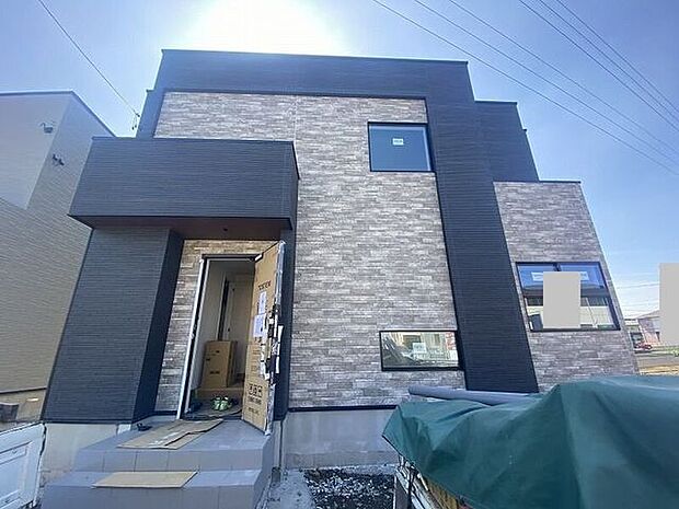 完成前の物件に限り、カラー選択やオプション工事 などのサービス特典が受けられる場合がございます。詳しくお知りになりたい方はお気軽にお問合せください。