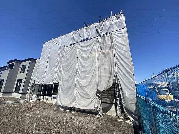 完成前の物件に限り、カラー選択やオプション工事 などのサービス特典が受けられる場合がございます。詳しくお知りになりたい方はお気軽にお問合せください。