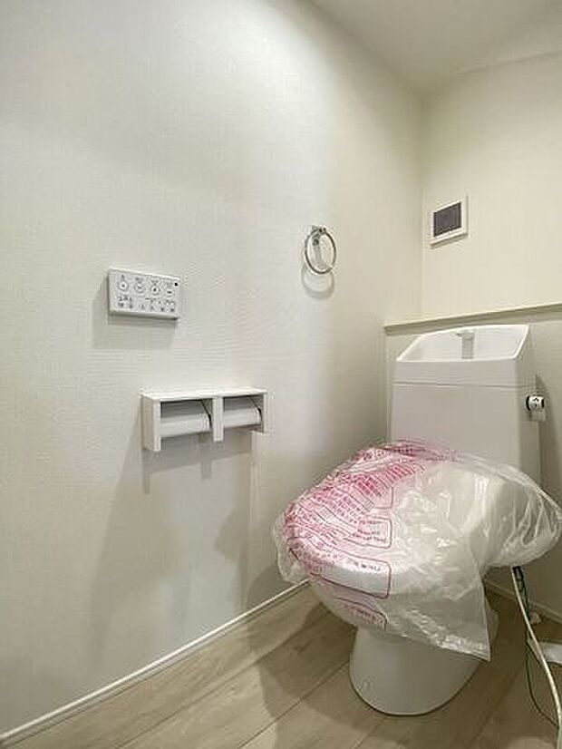 1Fトイレ　ウォシュレットトイレです。