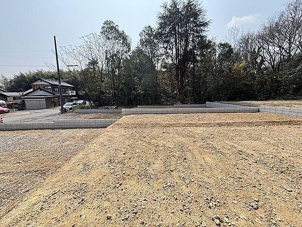 完成前の物件に限り、カラー選択やオプション工事 などのサービス特典が受けられる場合がございます。詳しくお知りになりたい方はお気軽にお問合せください。