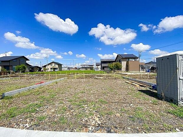完成前の物件に限り、カラー選択やオプション工事 などのサービス特典が受けられる場合がございます。詳しくお知りになりたい方はお気軽にお問合せください。
