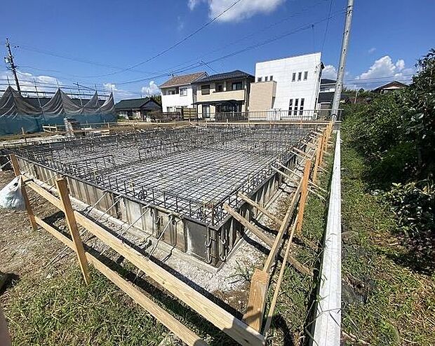 完成前の物件に限り、カラー選択やオプション工事 などのサービス特典が受けられる場合がございます。詳しくお知りになりたい方はお気軽にお問合せください。