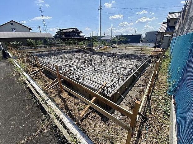 完成前の物件に限り、カラー選択やオプション工事 などのサービス特典が受けられる場合がございます。詳しくお知りになりたい方はお気軽にお問合せください。