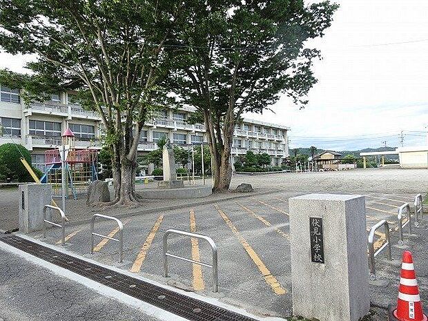 御嵩町立伏見小学校 850m