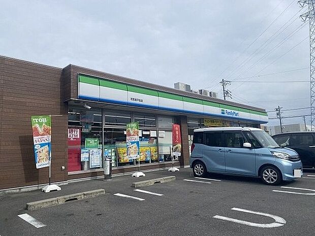 ファミリーマート 可児坂戸北店 750m