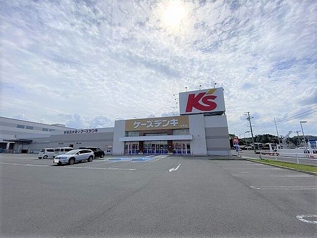 ケーズデンキ 可児店 車で2分 1000m