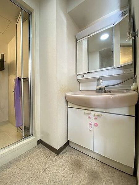 シャンプードレッサー洗面台♪収納付きでスッキリ片付きます♪