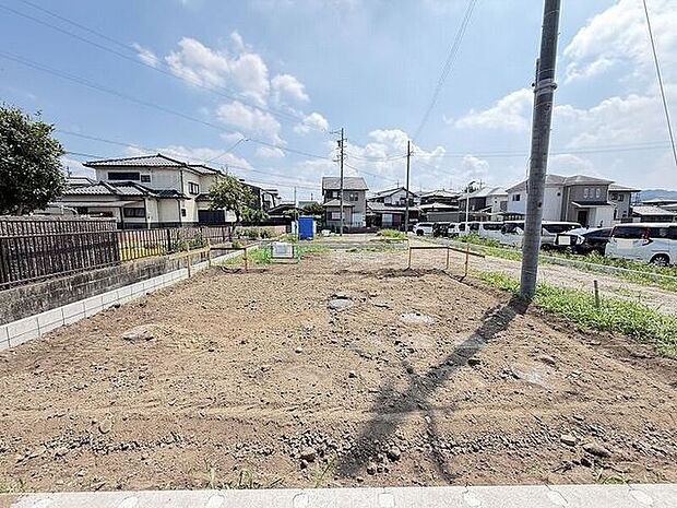 完成前の物件に限り、カラー選択やオプション工事 などのサービス特典が受けられる場合がございます。詳しくお知りになりたい方はお気軽にお問合せください。