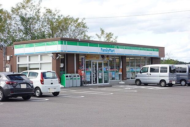ファミリーマート 可児下切店車で5分 1260m
