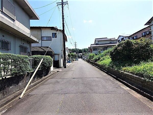 南東側4.7ｍ道路に接道しています。