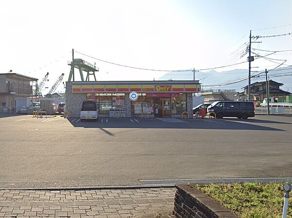 コンビニ268ｍ