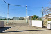 南西中学校まで906ｍ
