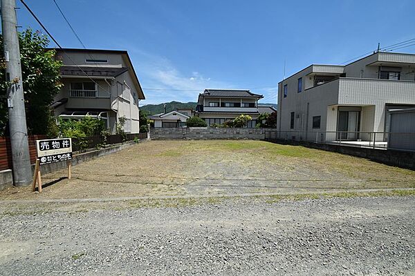 南側接道より