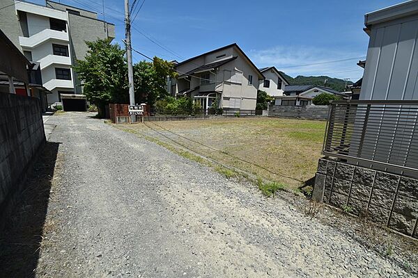 南側接道より
