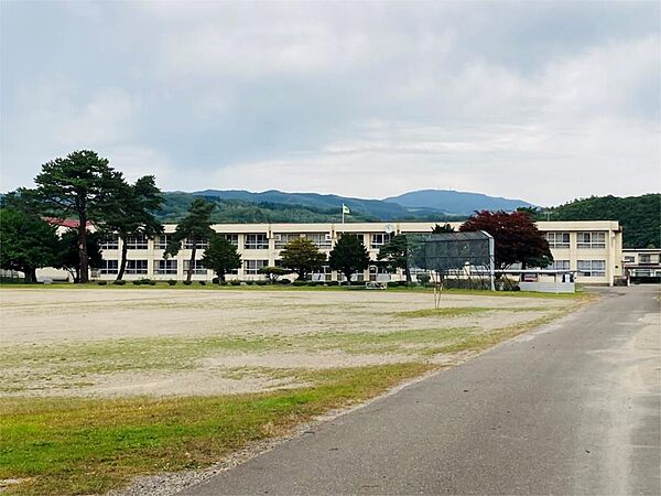 北見市立相内小学校（892m）