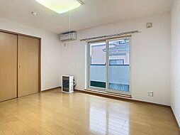 シャイニングラピュタ 102 1階1LDKのリビング/ダイニング