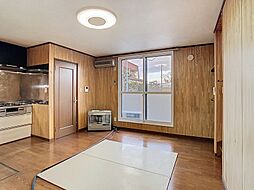 ブロッサムK 101 1階4LDKのリビング/ダイニング