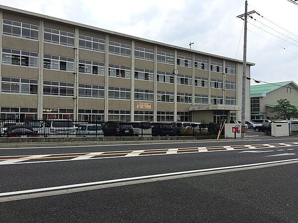 青葉中学校 1090m