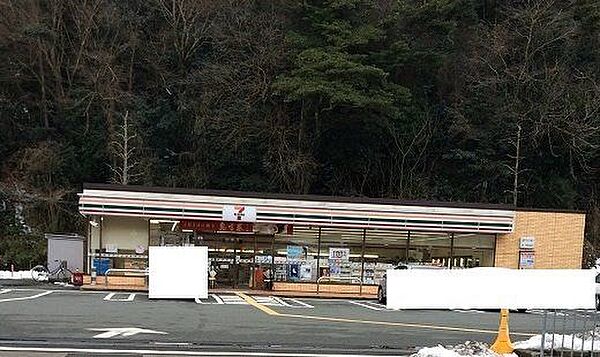 セブンイレブン舞鶴北吸店 1080m