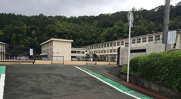 三笠小学校 1520m