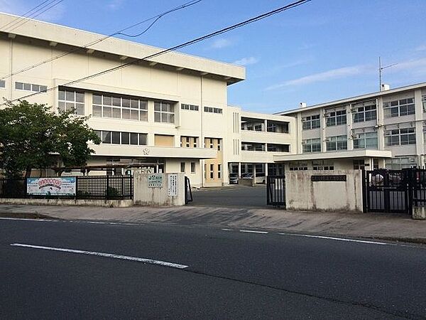 新舞鶴小学校 710m
