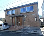 松井山手駅より徒歩10分 築17年8ヶ月 2階建の賃貸物件