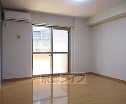 グランパルク 103 1階ワンルームのリビング/ダイニング