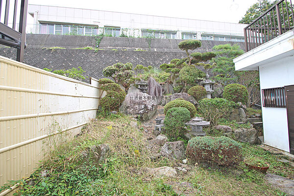 裏庭