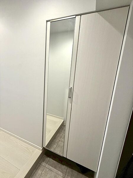 靴をたっぷり収納できるシューズボックス
