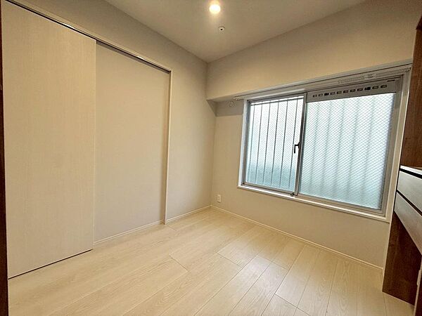 テレワークや趣味部屋にも使いやすい洋室2（約4.5帖）