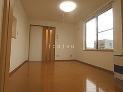 アクア18 201 2階1LDKのリビング/ダイニング