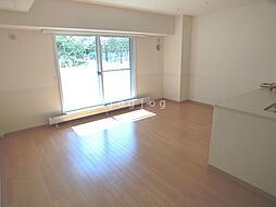 ホーリーフォート南平岸 205 2階3LDKのリビング/ダイニング