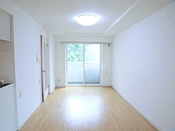 ウエストコート福住 301 3階1LDKのリビング/ダイニング