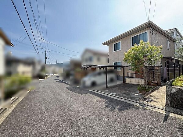 東向きの接道にて、陽当り良好です！