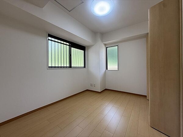 5帖の洋室は、子供部屋にも、書斎にも、荷物置き場としても、様々な使い方ができます。