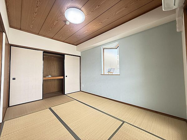 ライトブルーの壁面が、和室に爽やかさをもたらします！