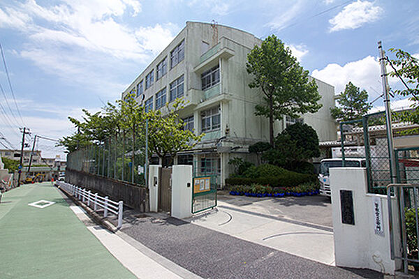 画像17:小学校「神戸市立渦が森小学校まで843ｍ」