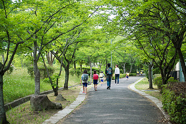 画像17:公園「松尾公園まで1276ｍ」近隣住人のリラクゼイションスポット