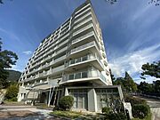 六甲駅より徒歩16分 築26年9ヶ月 10階建の賃貸物件