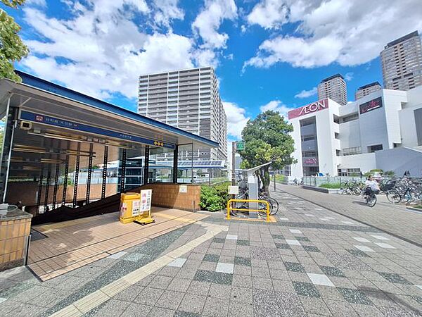 大日駅(Osaka　Metro 谷町線) 徒歩18分。谷町線と大阪モノレール線が交差する駅で通勤通学に大変便利です。駅前にはイオンモール大日があります。商業施設や住宅地が広がり、生活に便利な環境です…