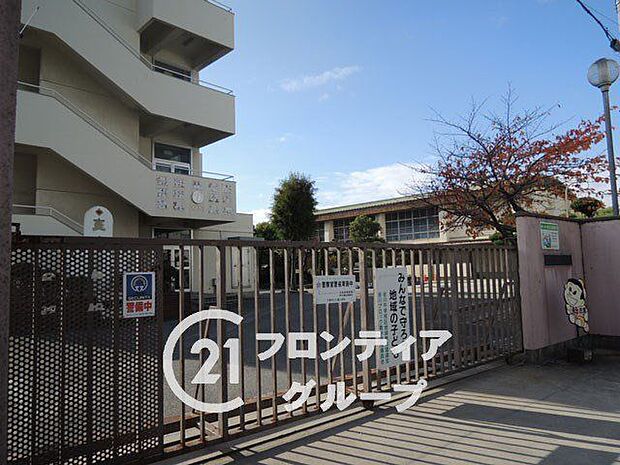 大東市立三箇小学校 徒歩7分。 580m