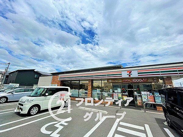 セブンイレブン守口梶町4丁目店 徒歩5分。 370m